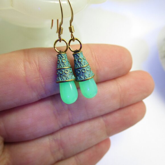 Uranium glass cone drop earrings - Picture 14 of 14